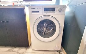 Cozy Beach Apt, Near Airport With 100Mbit Internet