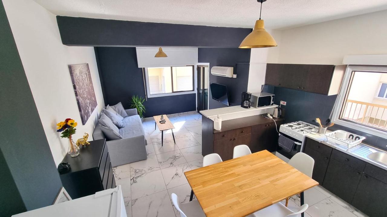 Cozy Beach Apt, Near Airport With 100Mbit Internet Larnaca Exterior photo