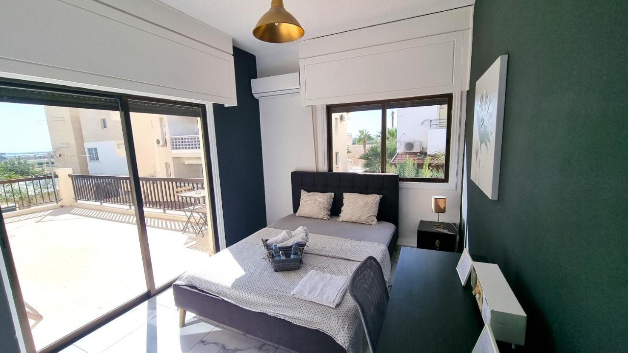 Cozy Beach Apt, Near Airport With 100Mbit Internet Larnaca Exterior photo