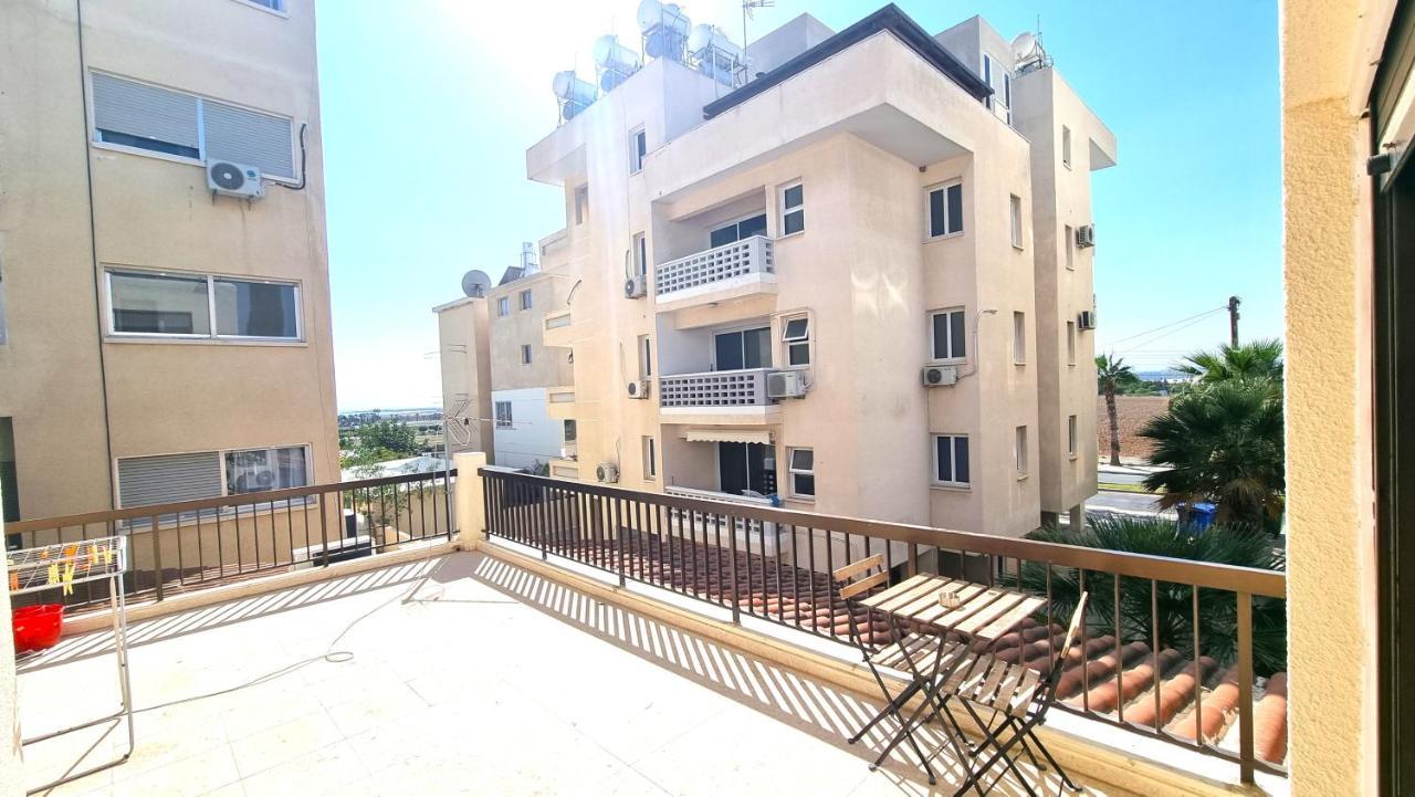 Cozy Beach Apt / Near Airport + 100Mbit Internet + Netflix Apartment Larnaca Exterior photo