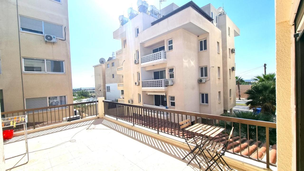 Cozy Beach Apt, Near Airport With 100Mbit Internet Larnaca Exterior photo